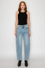 Load image into Gallery viewer, HIGH RISE BARREL JEAN