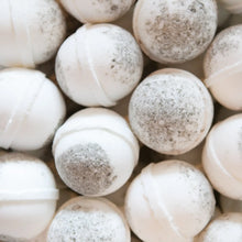 Load image into Gallery viewer, SEAWEED & SEA SALT BATH BOMB