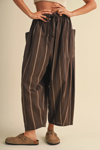 Load image into Gallery viewer, MARI RELAXED FIT CROPPED PANTS