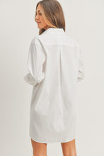 Load image into Gallery viewer, BUTTON DOWN POPLIN TUNIC BLOUSE
