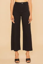 Load image into Gallery viewer, STRETCH HIGH RISE WIDE LEG CROPPED JEAN // 2 COLORS
