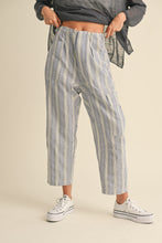 Load image into Gallery viewer, RELAXED WIDE LEG STRIPED PANTS
