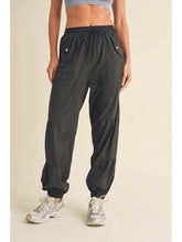 Load image into Gallery viewer, ESSENTIAL CARGO PANTS
