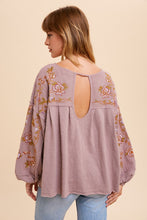 Load image into Gallery viewer, EMBROIDERED DROP SLEEVE TOP
