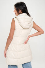 Load image into Gallery viewer, IVORY CLOUD PUFFER VEST
