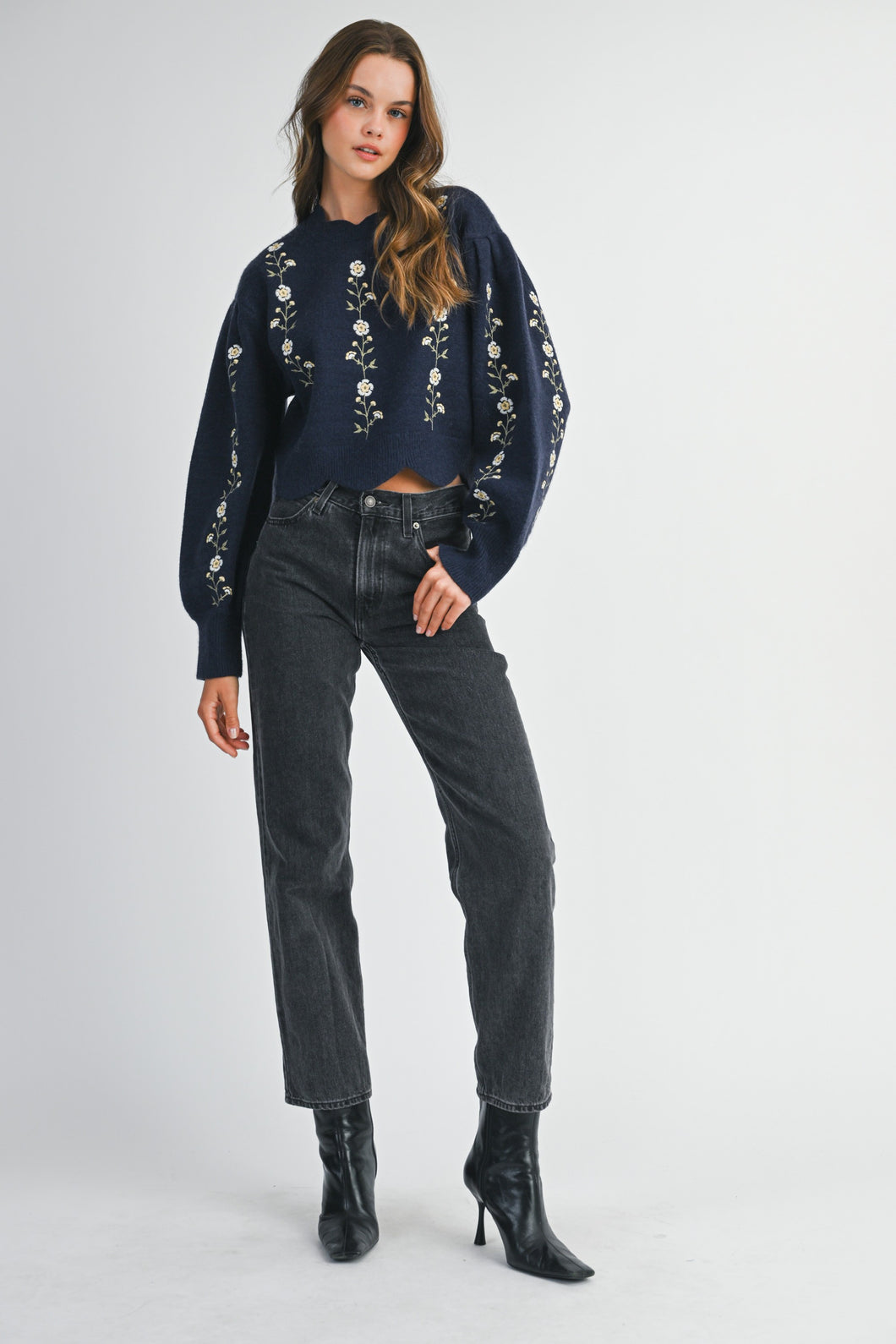 FLORAL EMBROIDERED SCALLOP SWEATER