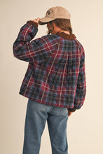 Load image into Gallery viewer, PLAID QUILTED JACKET
