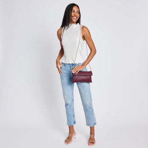 PRISCILLA WOVEN CLUTCH - WINE / MODA LUXE