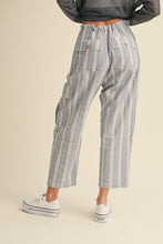 Load image into Gallery viewer, RELAXED WIDE LEG STRIPED PANTS
