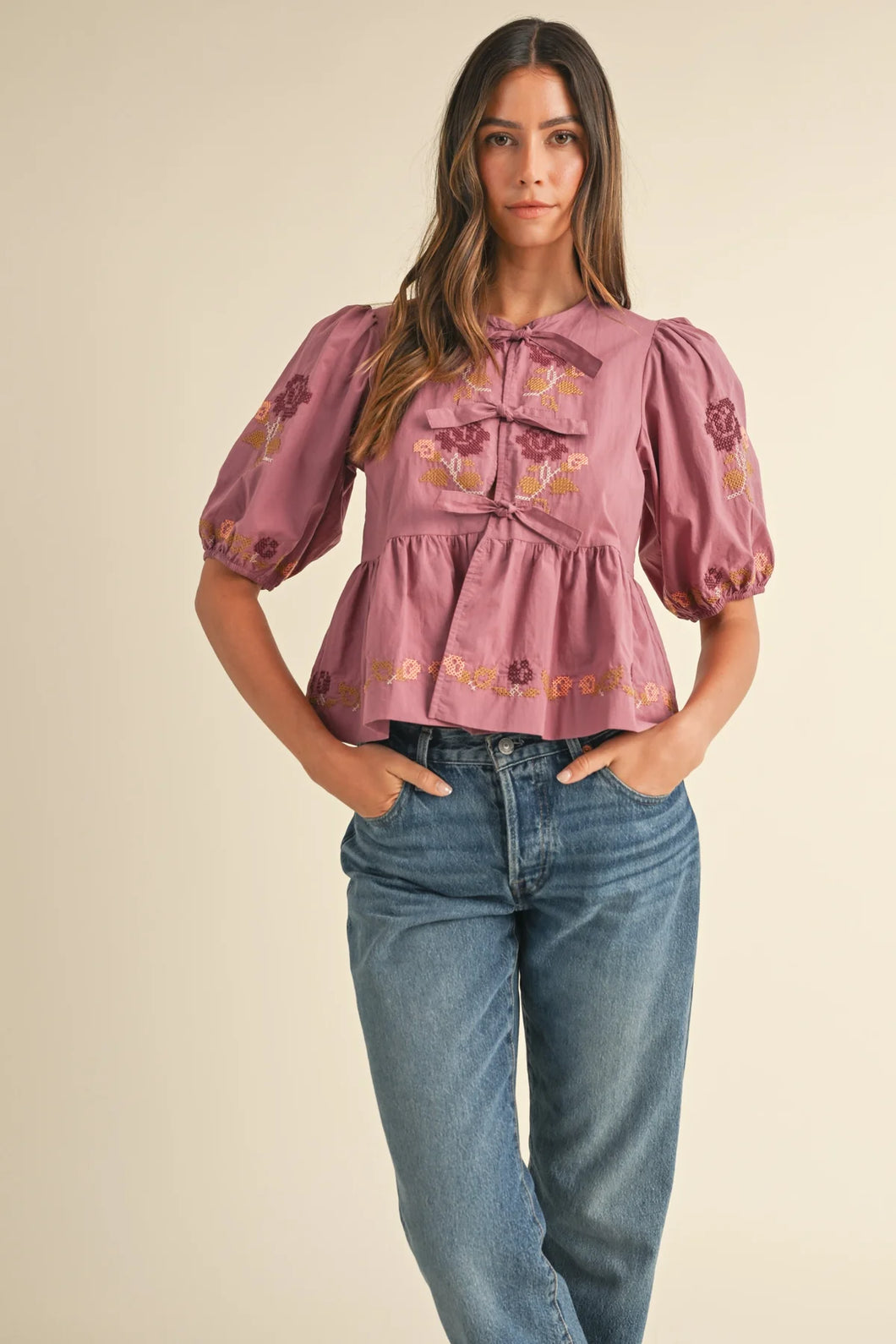 EMBROIDERED PUFF SLEEVE TOP