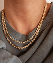 Load image into Gallery viewer, TWIST CHAIN NECKLACE // 2 SIZES
