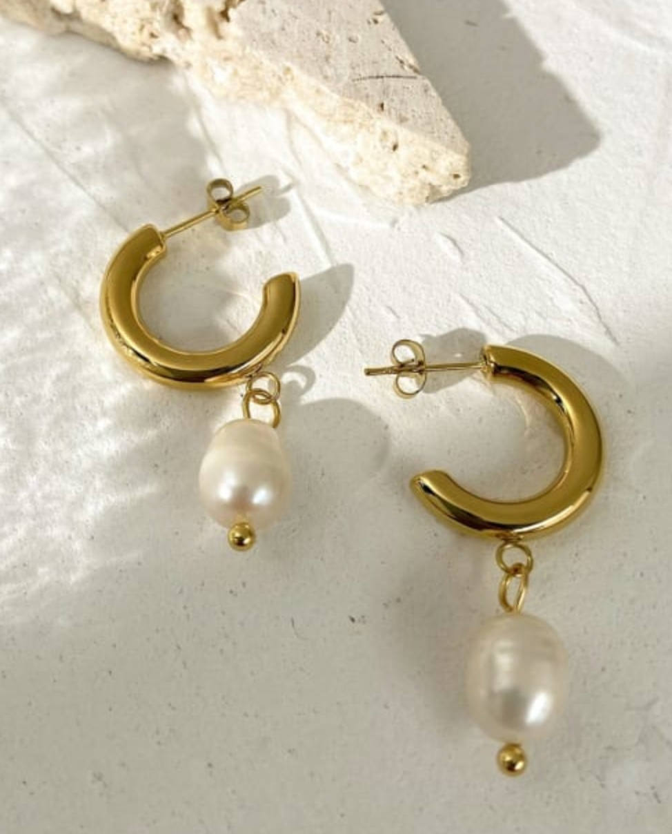 FAYE PEARL DROP EARRING