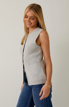 Load image into Gallery viewer, INDIE BUTTON DOWN VEST
