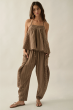 Load image into Gallery viewer, CRINKLE COTTON A LINE HALTER TOP
