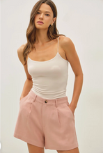 Load image into Gallery viewer, LINEN CLASSIC CUT SHORTS

