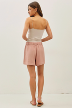 Load image into Gallery viewer, LINEN CLASSIC CUT SHORTS
