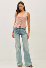 Load image into Gallery viewer, LINEN CLASSIC CUT VEST
