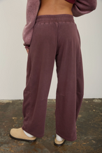 Load image into Gallery viewer, SMOCKED WAIST BARREL LEG SWEATPANTS
