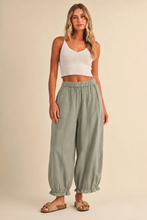 Load image into Gallery viewer, ISLA BALLOON PANTS
