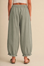 Load image into Gallery viewer, ISLA BALLOON PANTS
