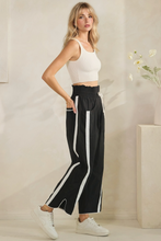Load image into Gallery viewer, STRIPE TRACK PANTS
