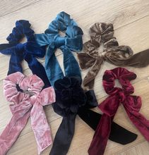 Load image into Gallery viewer, VELVET BOW HAIRTIE // 6 COLORS
