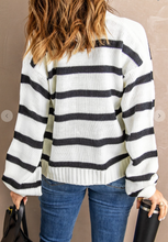 Load image into Gallery viewer, STRIPED V-NECK CARDI
