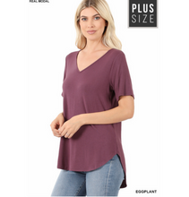 Load image into Gallery viewer, HARLOW HIGH LOW TEE // CURVY // 2 COLORS
